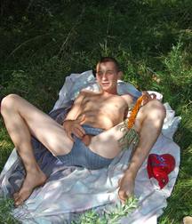 Adrian in garden 5de6e1957c17c.jpg