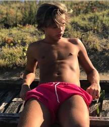 Twinks 217 5dea60bacb1fd.jpg