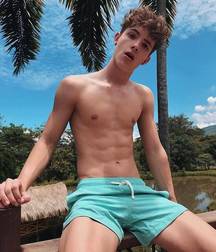 Twinks 217 5dea60df7bcf6.jpg