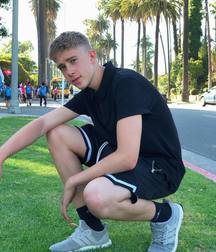Sneaker cuties 5dea83ab87462.jpg