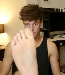 Barefoot youth 5deac933633b8.jpg