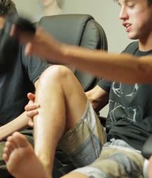 Barefoot youth 5deac934d38ac.jpg