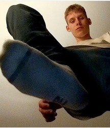 Skater feet 2 5deb9f0d29ca4.jpg
