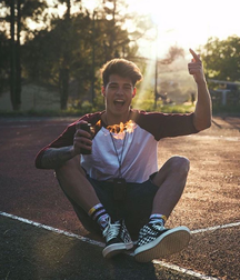 Skater feet 2 5deb9f181288e.png