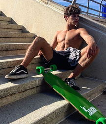 Skater feet 2 5deb9f19a31a4.jpg
