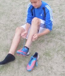 Boy and skater feet 5ded1b494774c.png