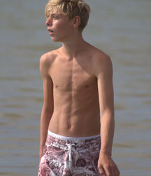 Jeans and shorts 5ded24e0e3763.jpg
