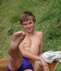 Boys and sports 2 5ded29a1dd9eb.jpg