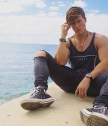 Skinny jeans 3 5ded4e03e2ab2.jpg