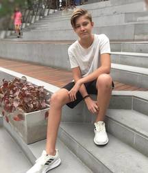 Boy cuties 2 5df10225e5535.jpg
