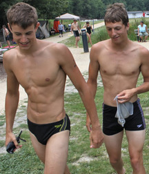 Boys in love 4 5df1282c7ec24.jpg