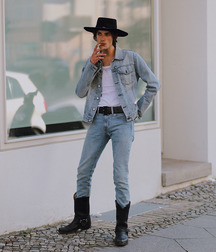 Guys lovin boots 5df132e09e6d2.jpg