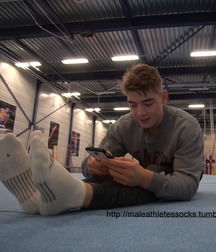 Smooth boy feet 5df16ac13551a.jpg