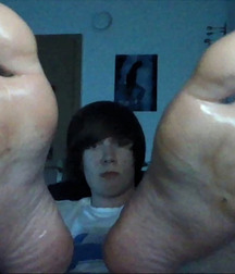 Smooth boy feet 5df16adfdd635.jpg