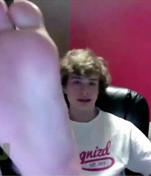 Smooth boy feet 5df16af29710f.jpg