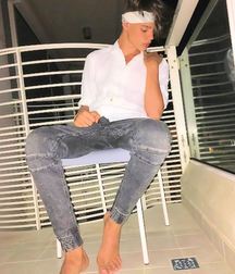 Smooth boy feet 5df16b1bbd0f4.jpg