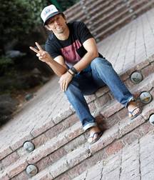 Flip flop guys 5df3b5545457a.jpg