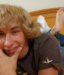 Barefoot cuties 3 5df3c6342366e.jpg