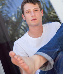 Barefoot cuties 3 5df3c67b292cb.jpg