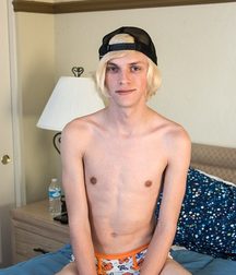 Twinks 220 5df4aa3616c86.jpg