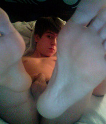Boyfeet needs service 5df681ce0afcb.jpg