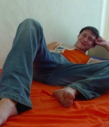 Boyfeet needs service 5df681f08b406.jpg