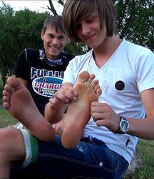 Boyfeet needs service 5df6821de8746.jpg