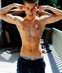 Amazing boy bodies 5df7cd9100313.jpg