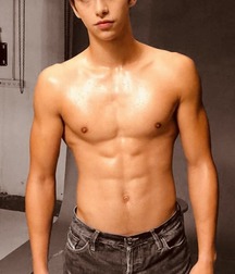 Amazing boy bodies 5df7cdd157066.jpg