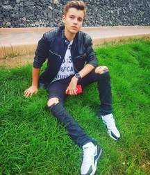 Sneaker boys 14 5df7dd17616a5.jpg