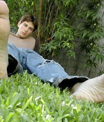 Beauty of boyfeet 5df8a2343387d.jpg