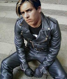Leather guys 5df961181911a.jpg