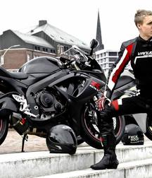 Guys and bikes 5dfa5aad7ae21.jpg