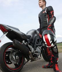 Guys and bikes 5dfa5ac5f1dda.jpg