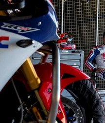 Guys and bikes 5dfa5acb2ff13.jpg