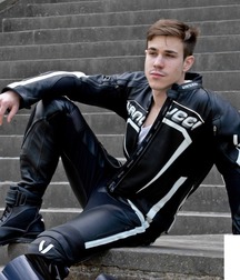 Guys and bikes 5dfa5af97e2b8.jpg