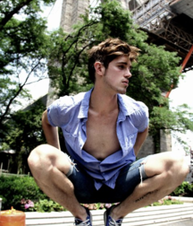 Hotties in sneakers 2 5dfad25f919e1.png