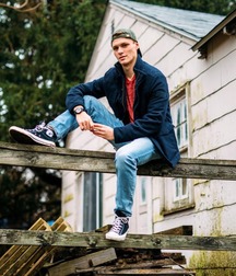 Hotties in sneakers 2 5dfad2941603a.jpg