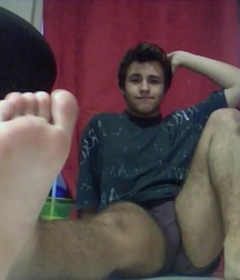 Dirty boy feet 5dfaff32f0184.jpg