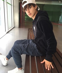 Cute bros 5dfced149a9de.jpg
