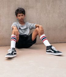 Cute bros 5dfced4423094.jpg