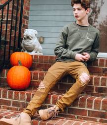 Cute bros 5dfced52157b0.jpg