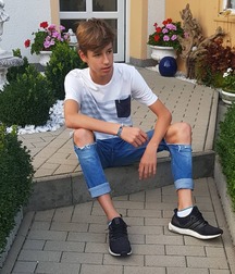 Cute bros 5dfced6385f01.jpg