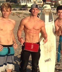 Barefoot surfer boys 5dfe52817be68.jpg