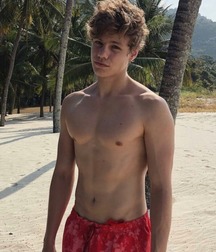 Cool boys 5dfe68ebb0c1c.jpg
