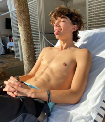 Cool boys 5dfe6928b57a2.png
