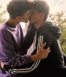 Worship the boys 5 5dfe6e728e38c.jpg