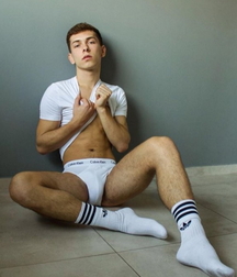Worship the boys 5 5dfe6e7e8d095.jpg