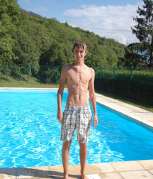 Barefoot boy beauties 2 5dfeba8040304.jpg