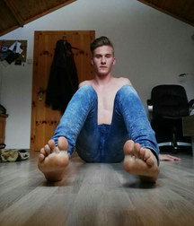 Barefoot jeans boys 3 5e03fbdb77bd9.png